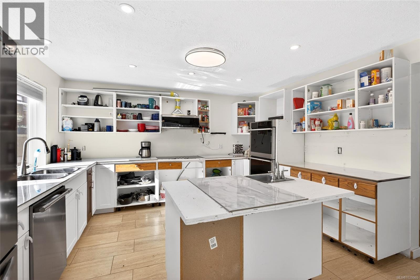 #A 2259 URQUHART AVE - 6