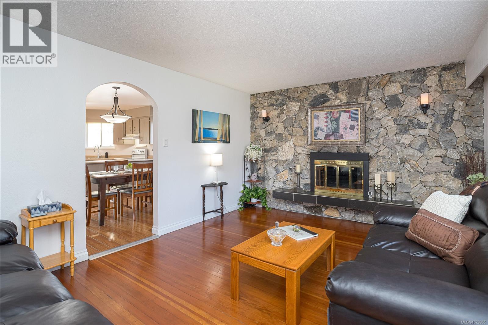  3155 Earl grey Street, Saanich