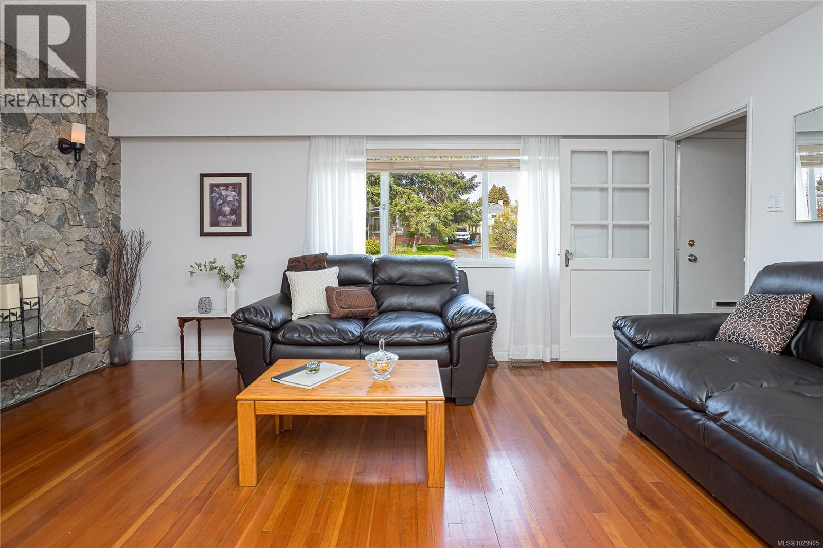 3155 Earl grey Street, Saanich