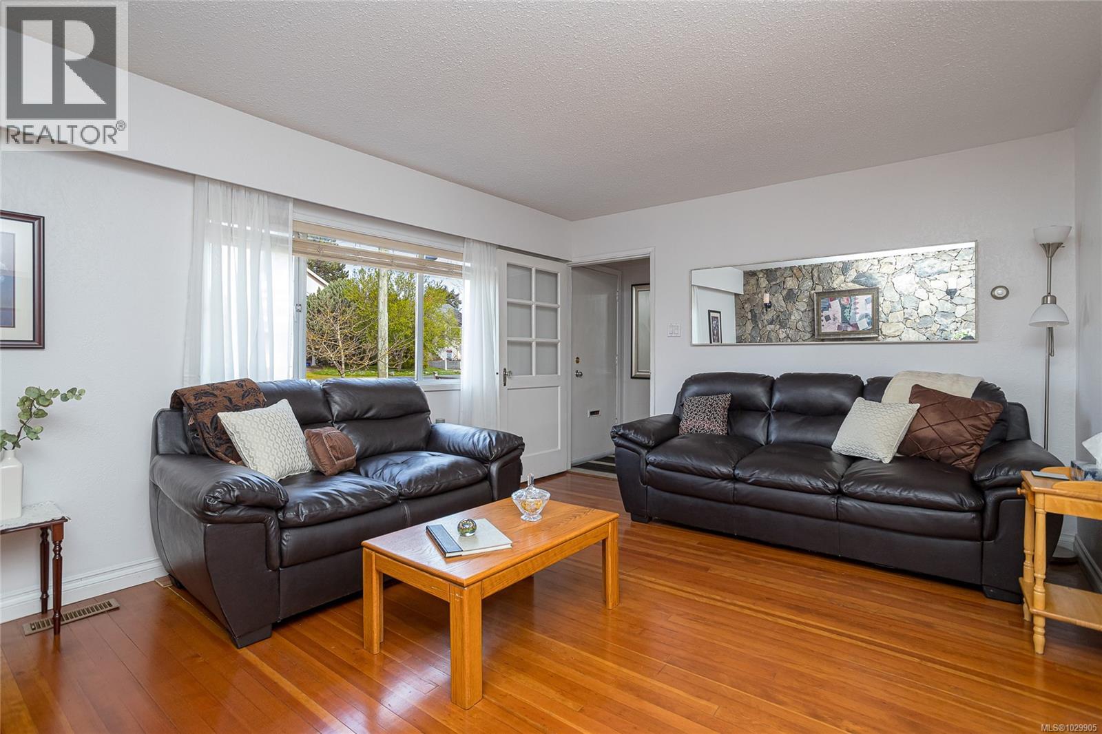  3155 Earl grey Street, Saanich