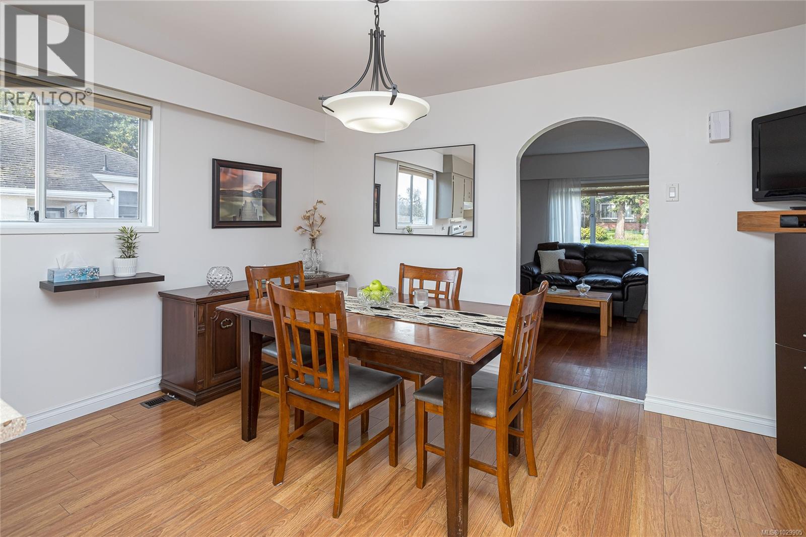  3155 Earl grey Street, Saanich