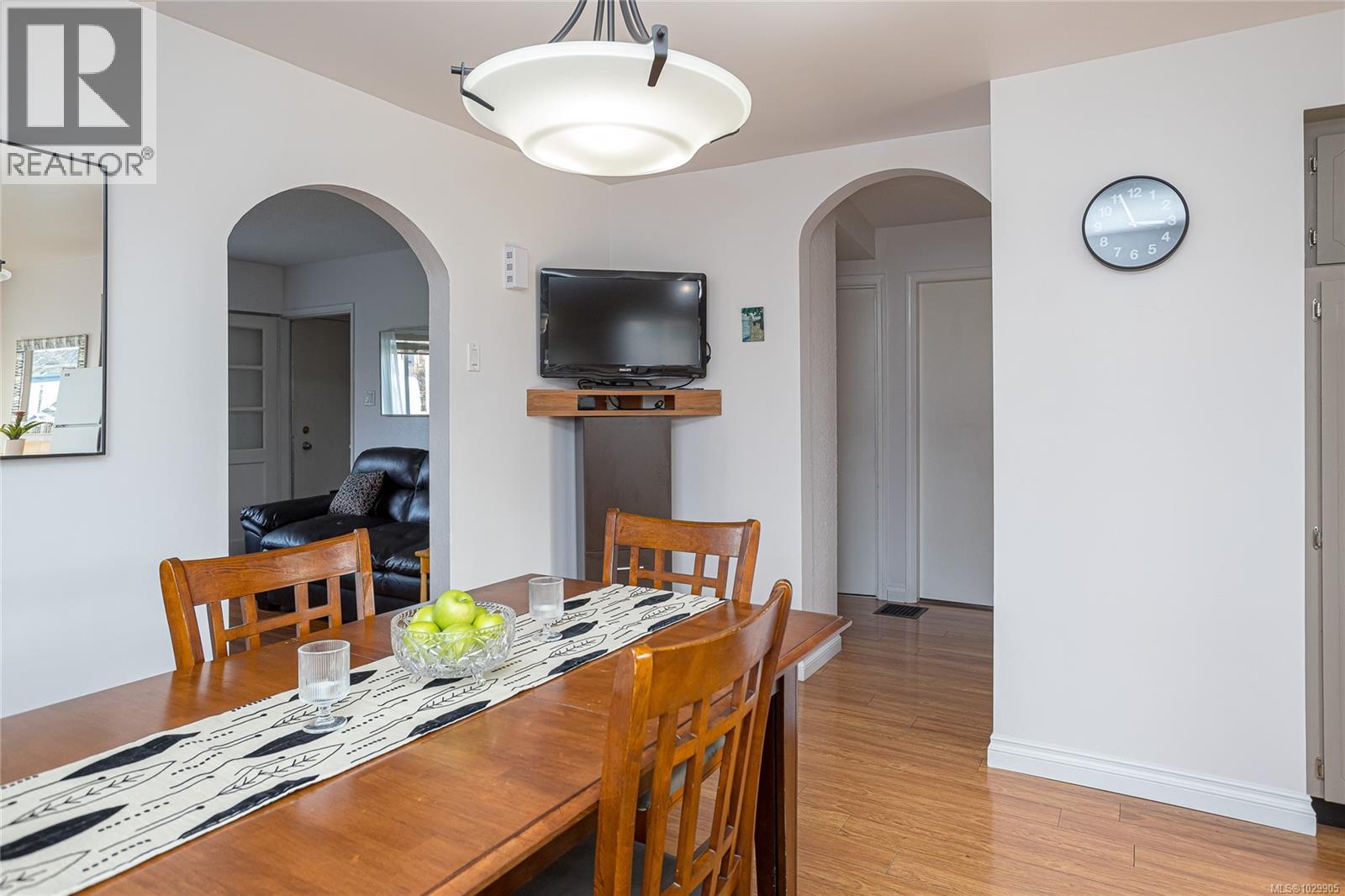  3155 Earl grey Street, Saanich