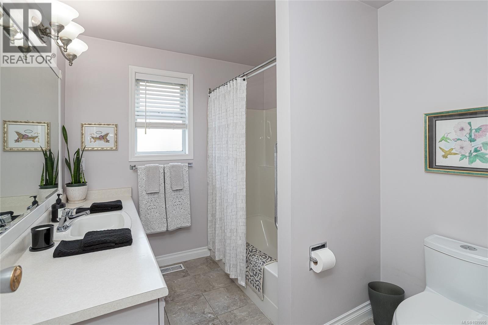  3155 Earl grey Street, Saanich