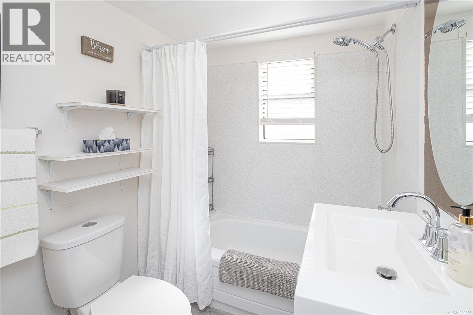  3155 Earl grey Street, Saanich