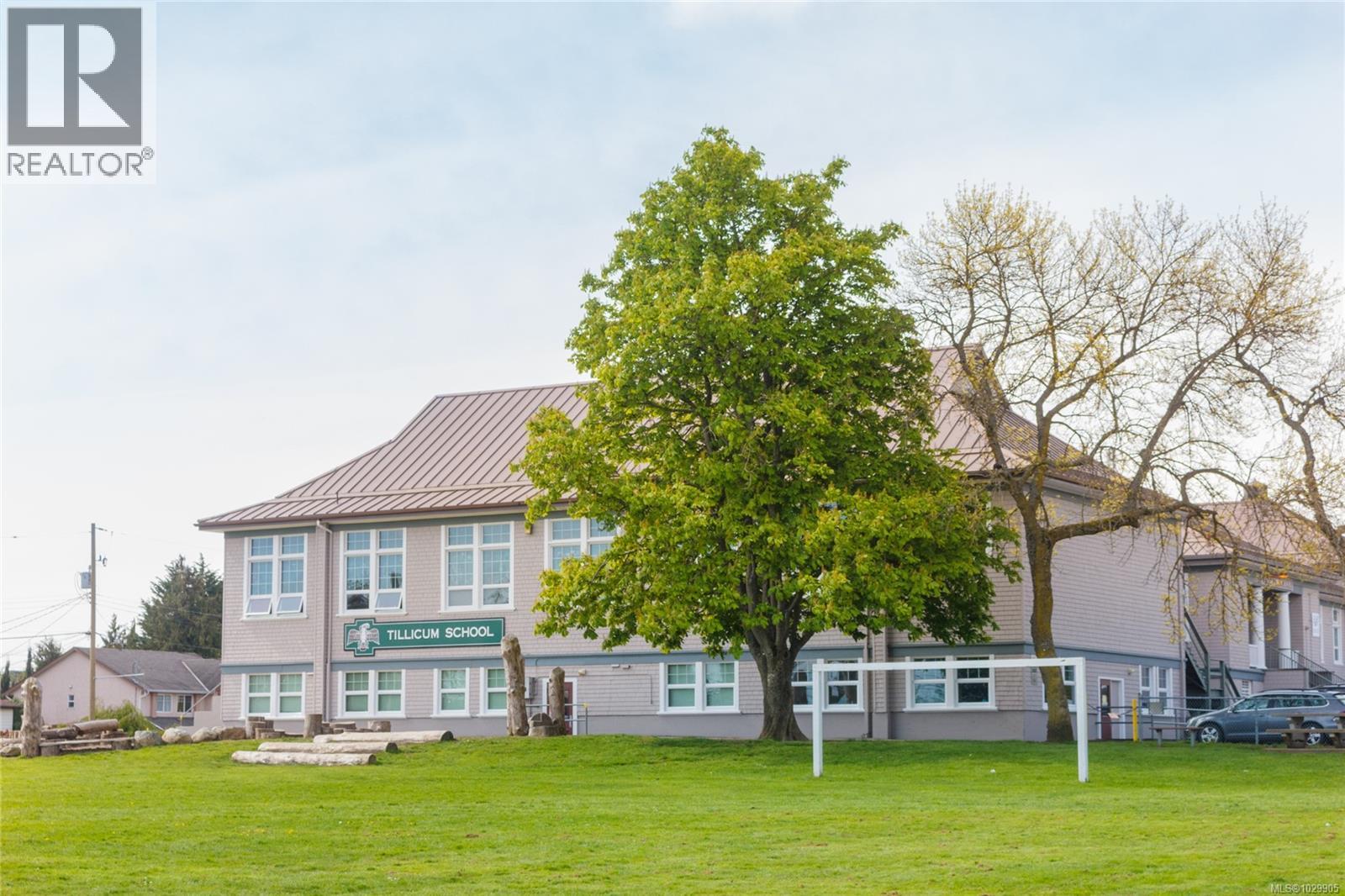  3155 Earl grey Street, Saanich