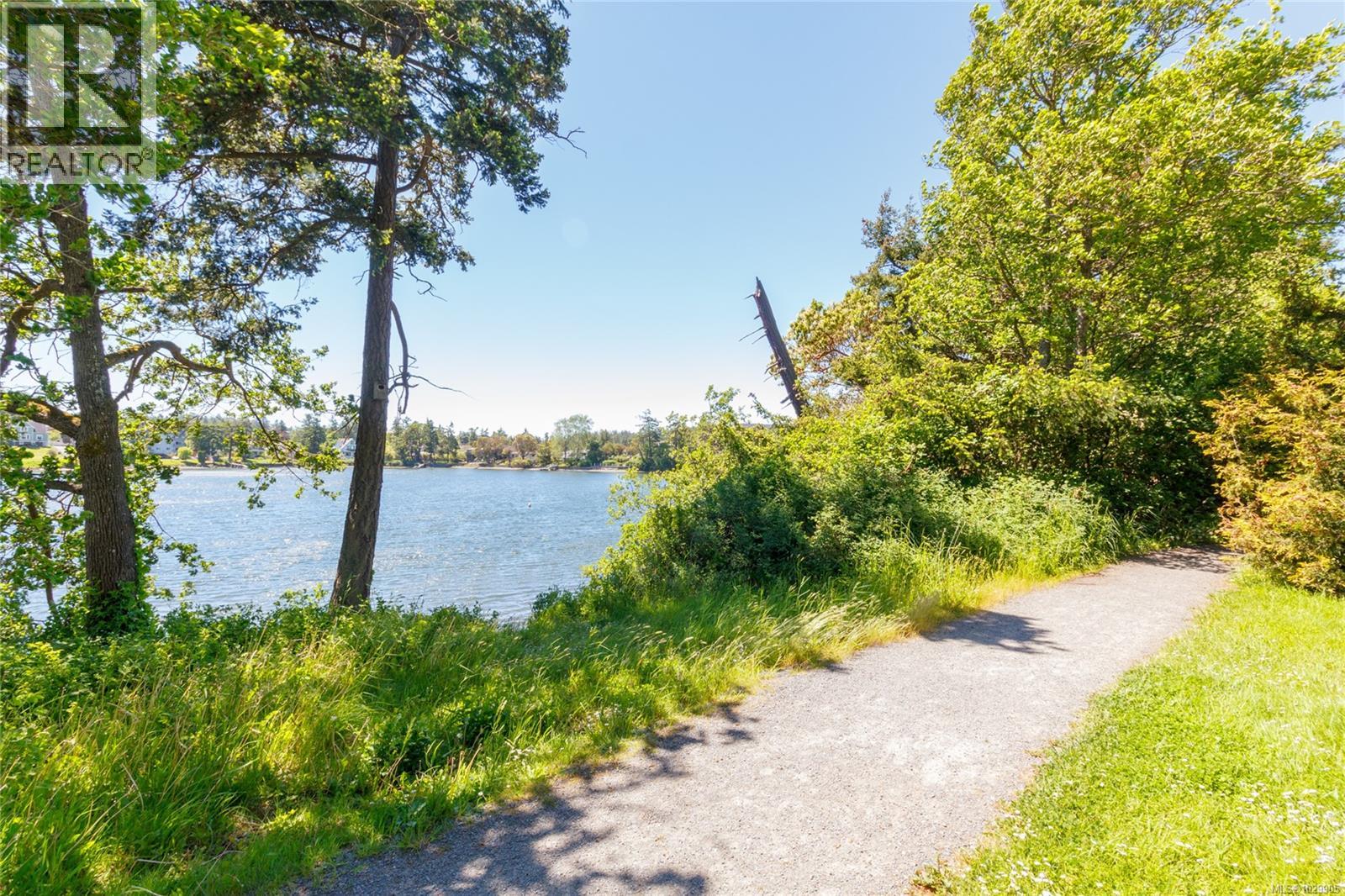  3155 Earl grey Street, Saanich