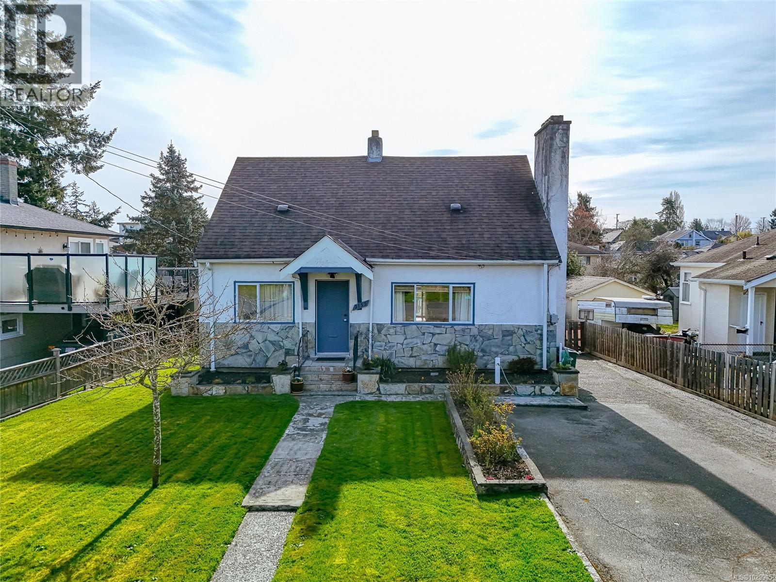  3155 Earl grey Street, Saanich