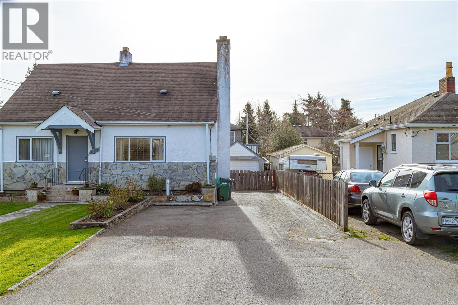  3155 Earl grey Street, Saanich