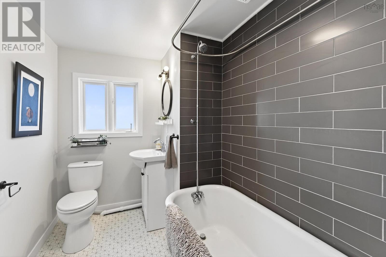 Property 16 of 45 of 4236 Highway 14