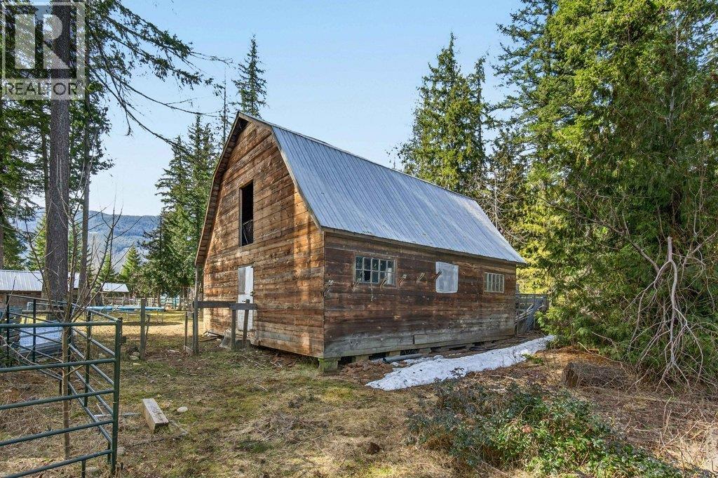  4198 Malakwa Road, Malakwa