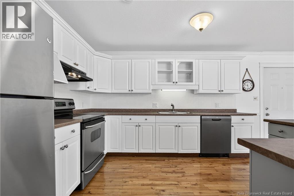 #23 51 LIAN STREET - 18