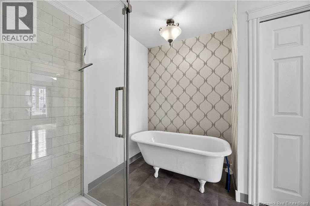 #23 51 LIAN STREET - 32