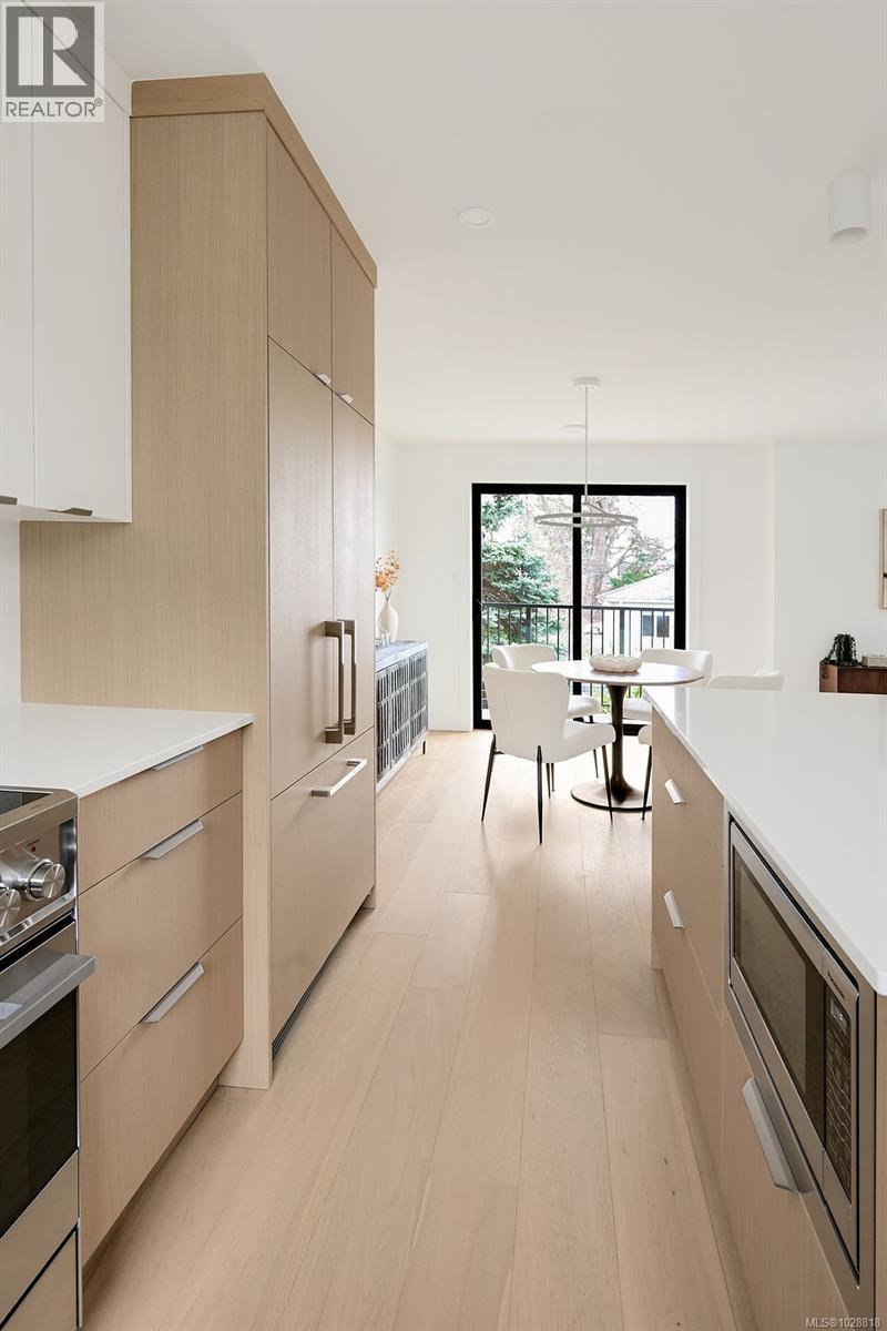 3 2268 Bowker Avenue, Oak Bay