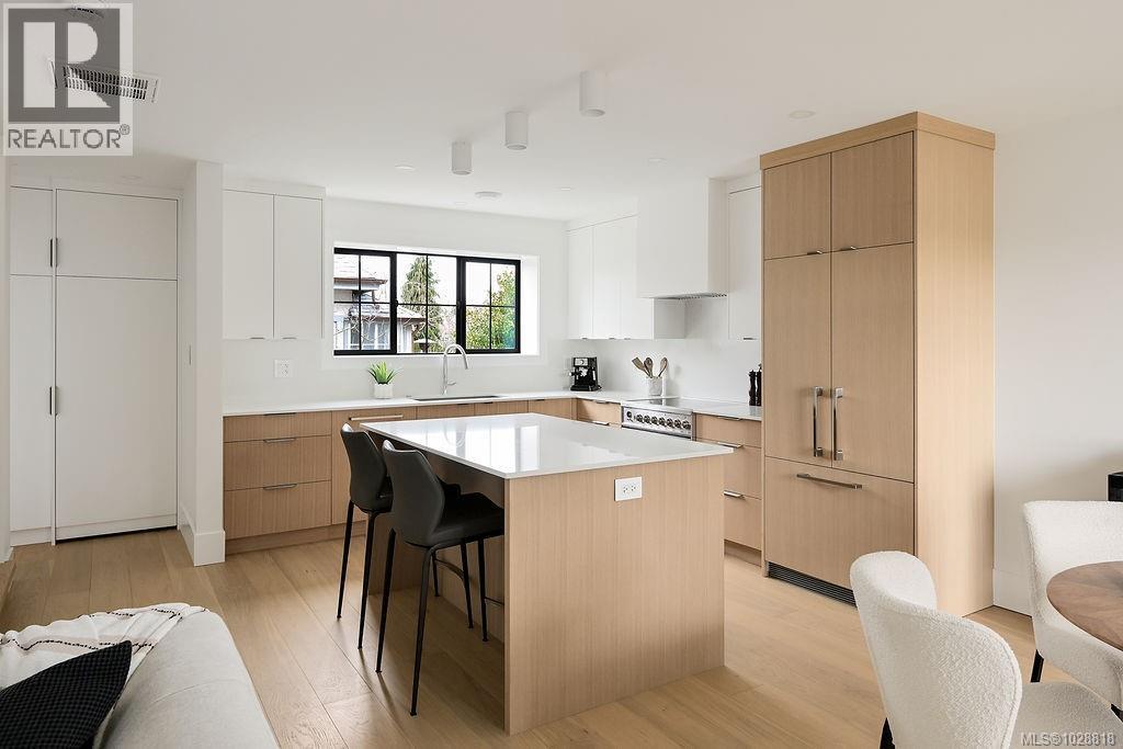 3 2268 Bowker Avenue, Oak Bay