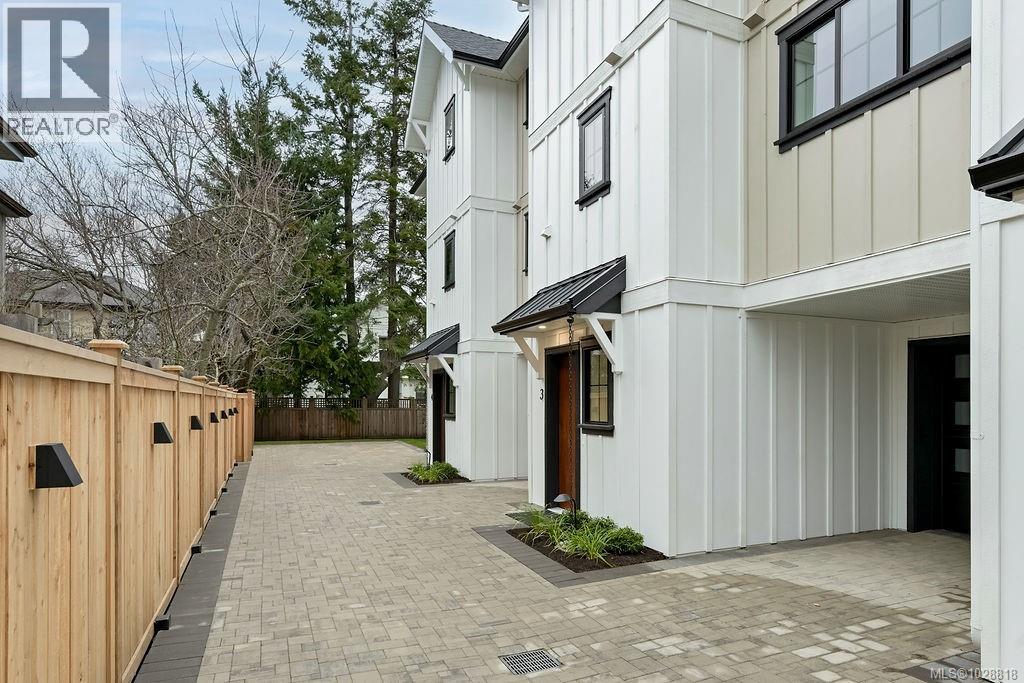 3 2268 Bowker Avenue, Oak Bay