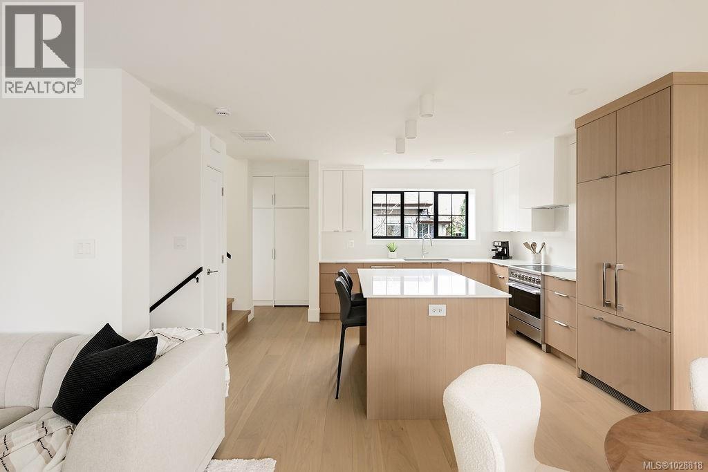 3 2268 Bowker Avenue, Oak Bay