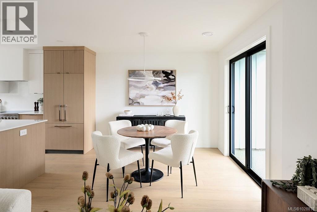 3 2268 Bowker Avenue, Oak Bay