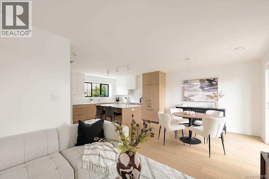 3 2268 Bowker Avenue, Oak Bay