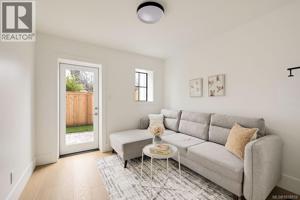 3 2268 Bowker Avenue, Oak Bay