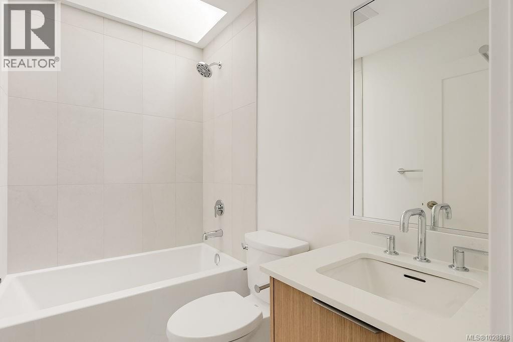 3 2268 Bowker Avenue, Oak Bay