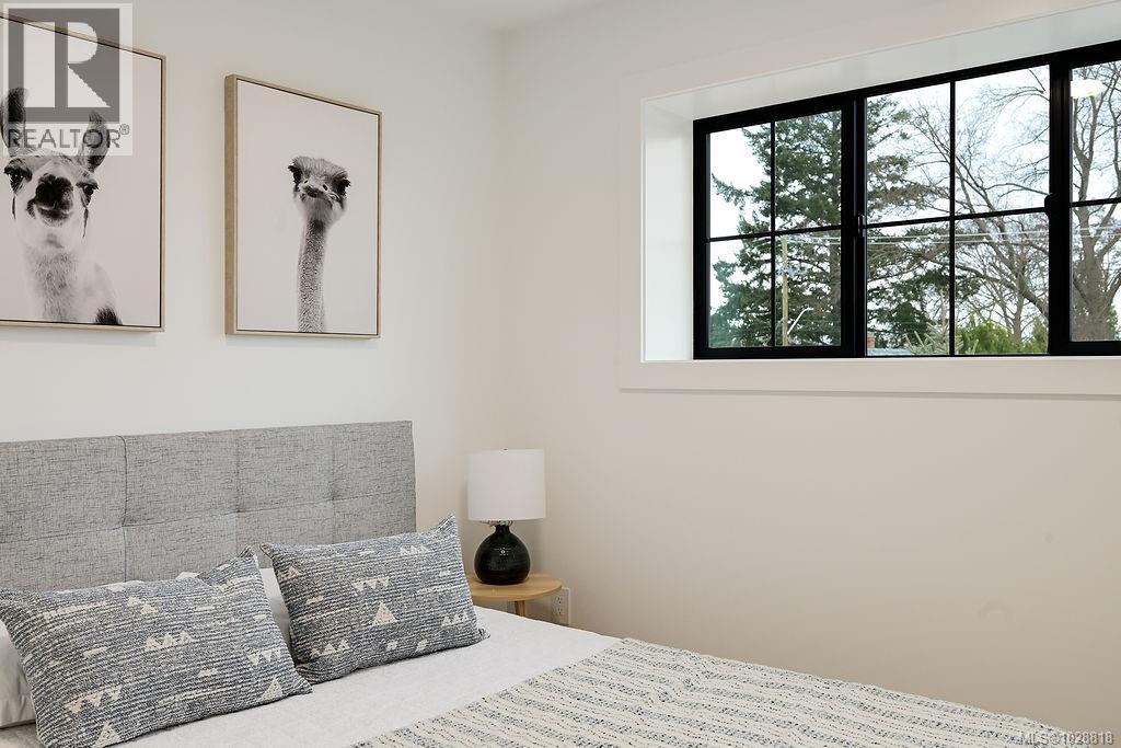 3 2268 Bowker Avenue, Oak Bay