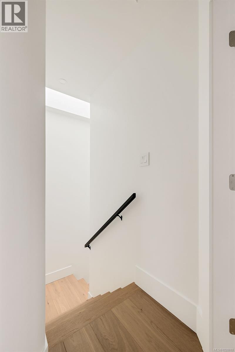 3 2268 Bowker Avenue, Oak Bay