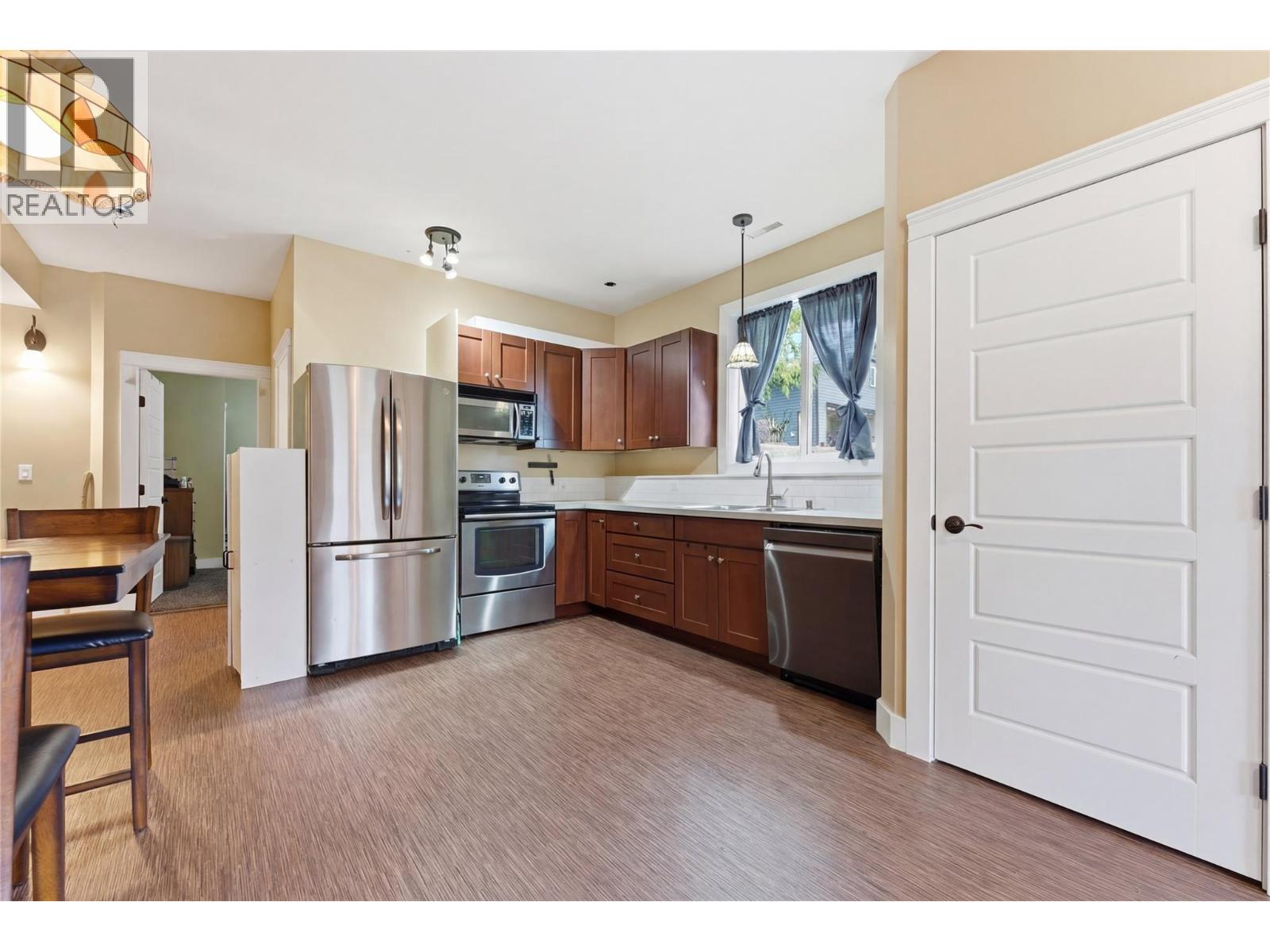 7463 Black Road SE, Salmon Arm