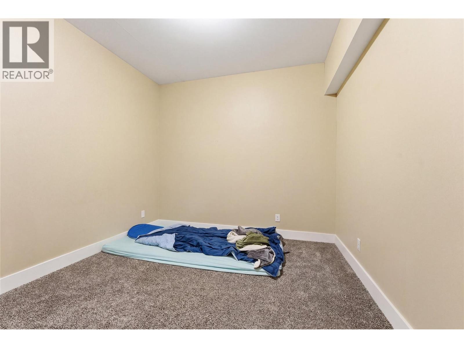 7463 Black Road SE, Salmon Arm