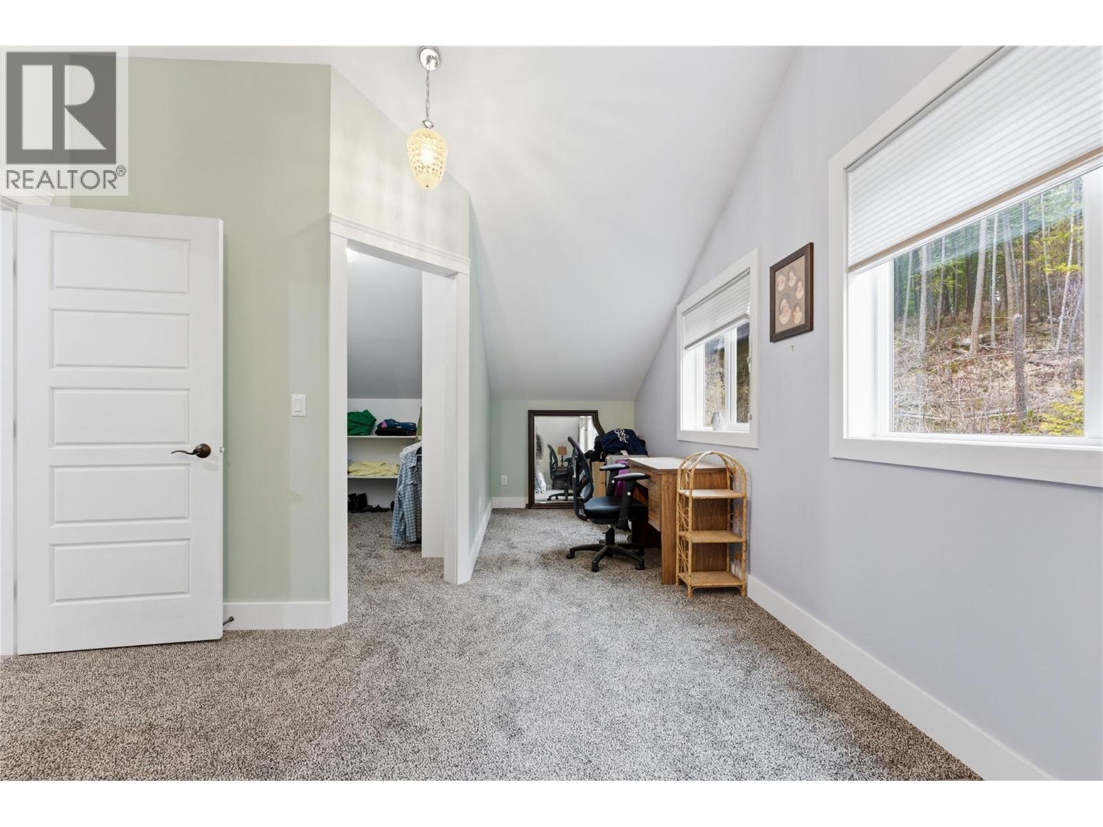 7463 Black Road SE, Salmon Arm