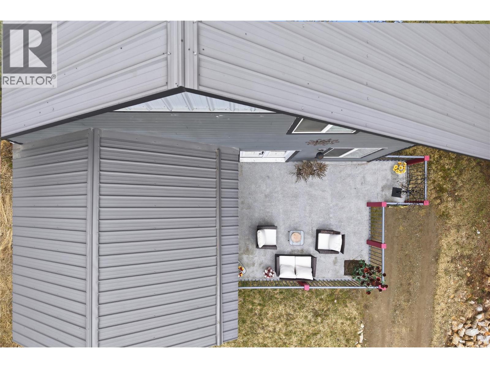 7463 Black Road SE, Salmon Arm