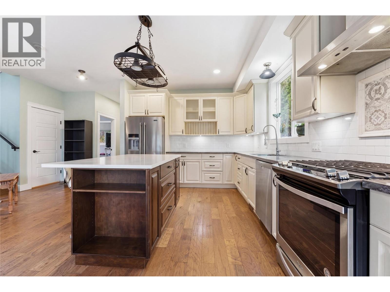 7463 Black Road SE, Salmon Arm