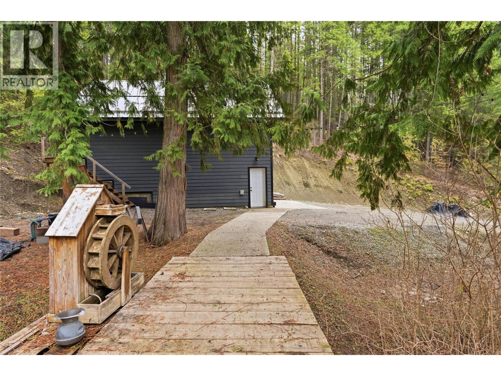 7463 Black Road SE, Salmon Arm