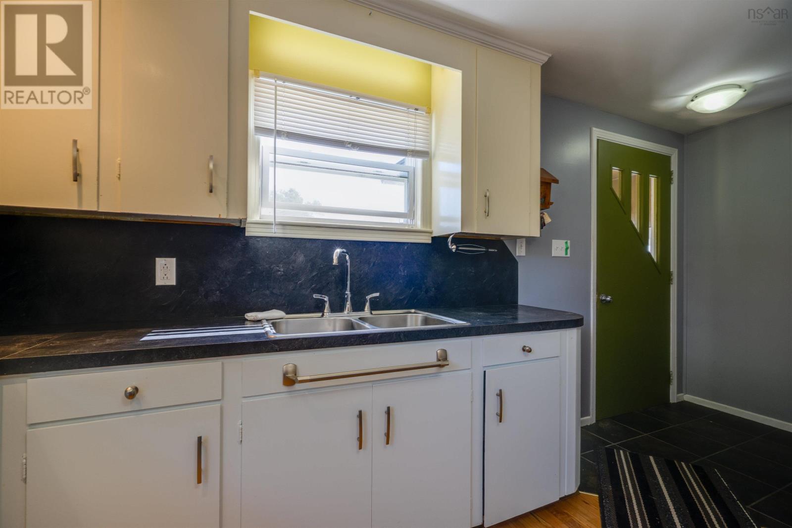 Property 31 of 48 of 1685 Granville Road