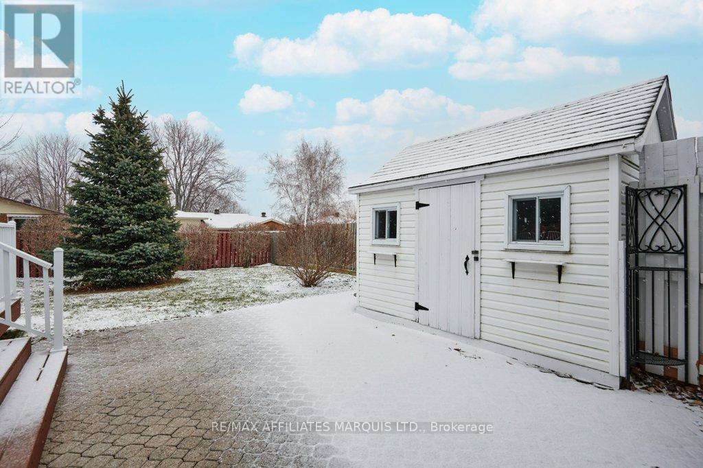 784 IROQUOIS DRIVE — photo 31