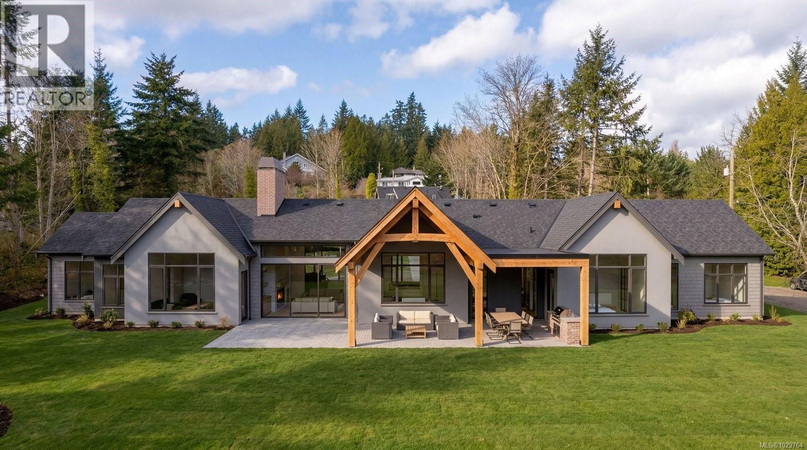  2839 Oceanside Lane, Mill Bay