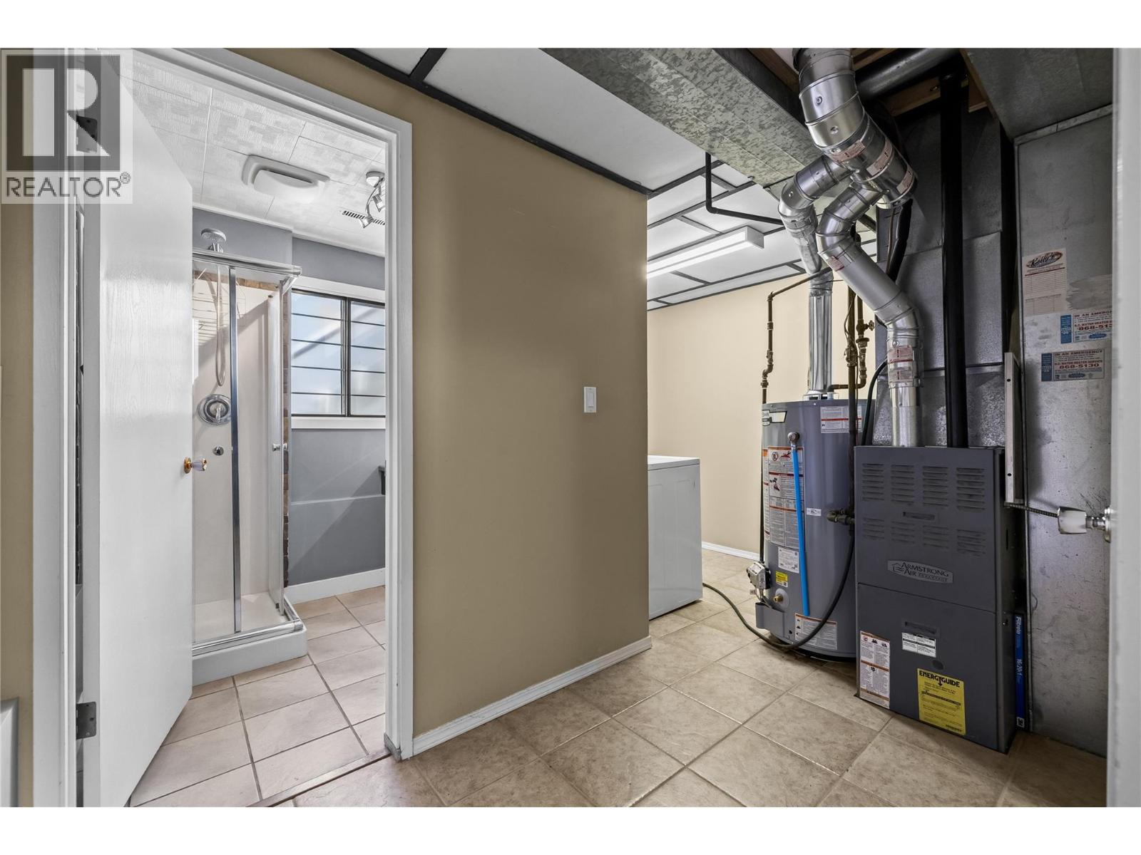 909 GRENFELL COURT - 22