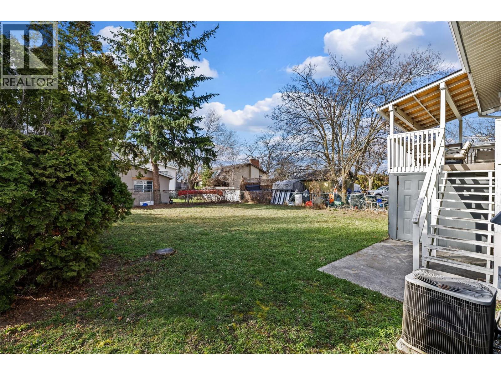 909 GRENFELL COURT - 24