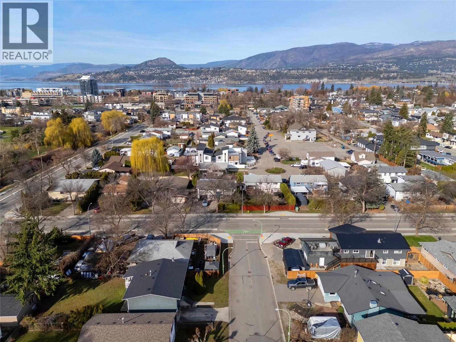 909 Grenfell Court - 29