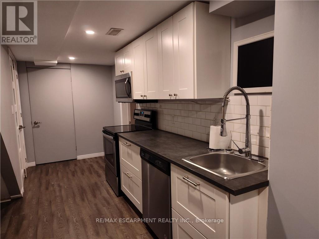 LOWER - 88 SAN FERNANDO DRIVE, Hamilton (Mountview), Ontario