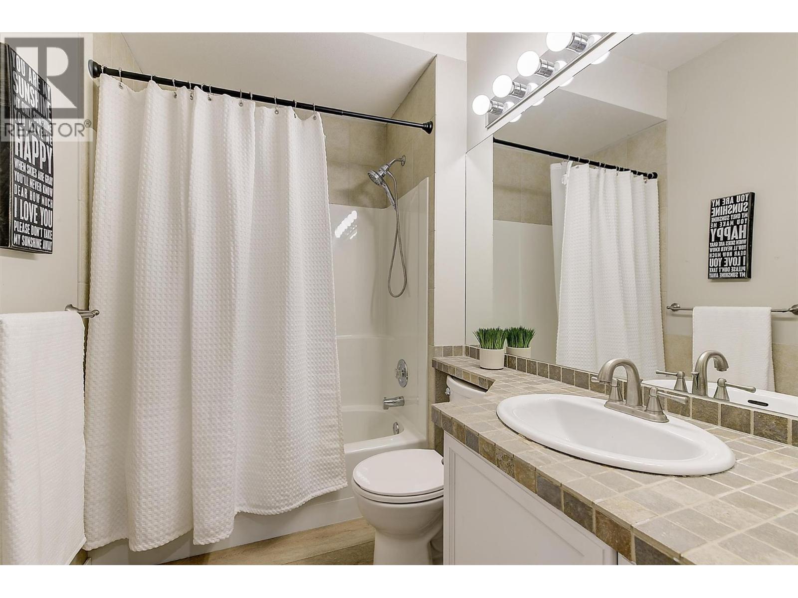 2063 Horizon Drive, West Kelowna