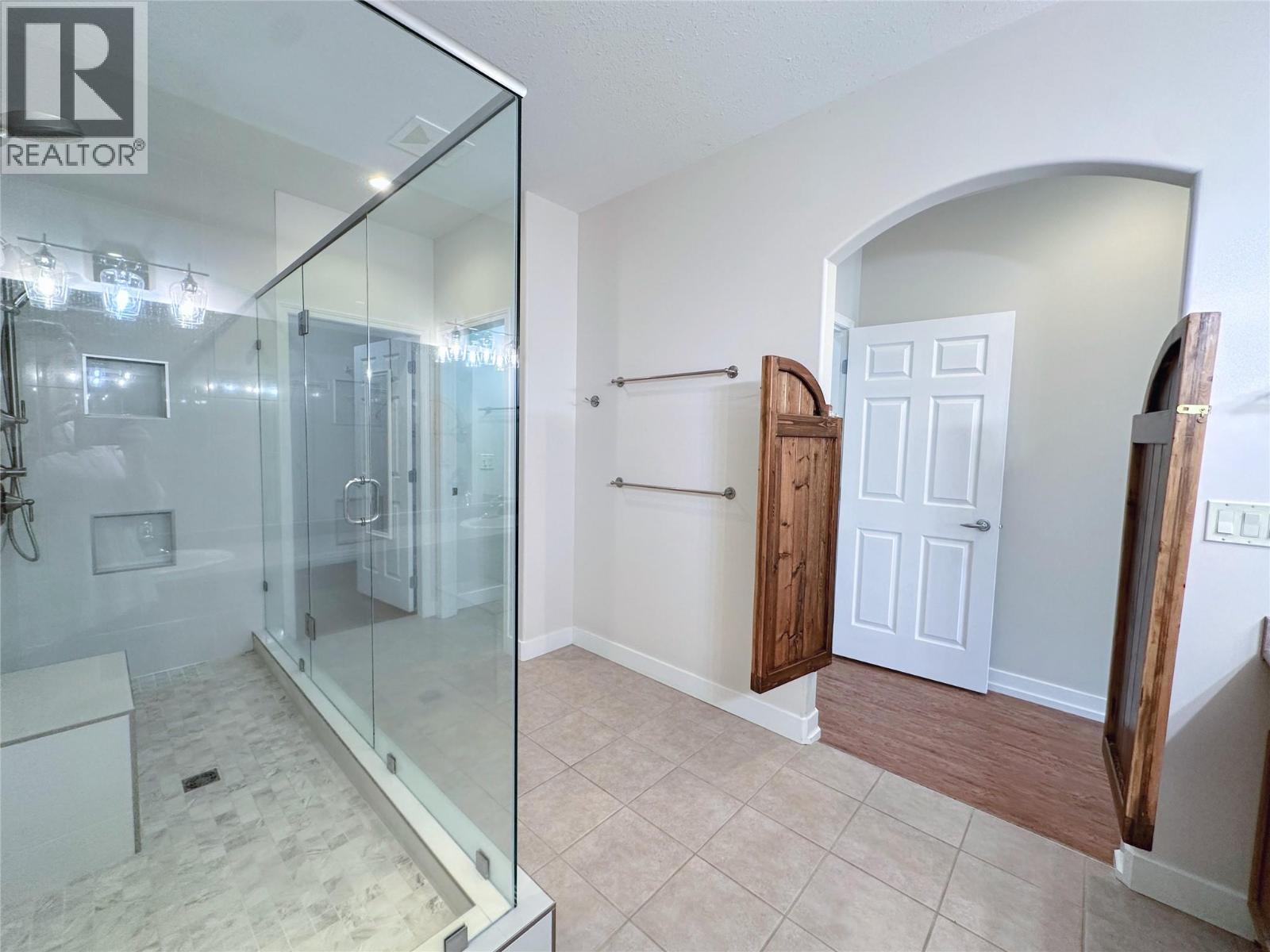 3208 LOBELIA Drive, Osoyoos