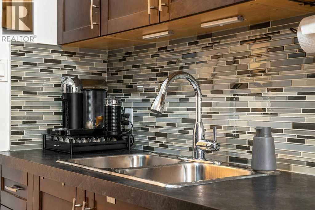 Single Family House for Sale in    Avenue NE Crescent Heights Calgary 