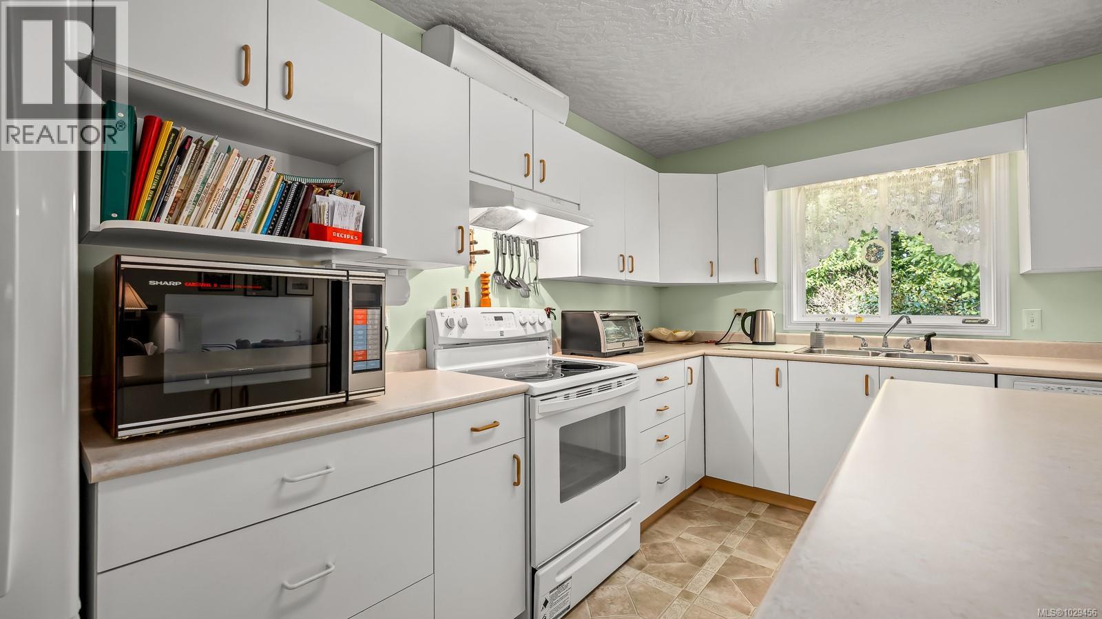 66 KEENELAND AVE - 16