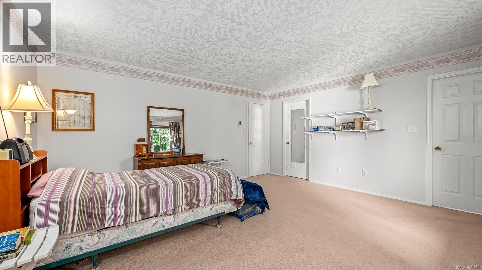 66 KEENELAND AVE - 31