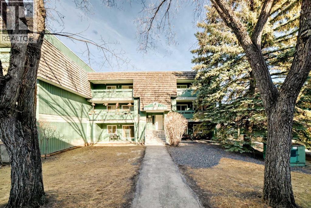 Single Family House for Sale in   Southampton Drive SW Southwood Calgary 