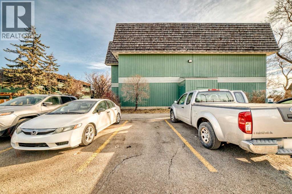 Single Family House for Sale in   Southampton Drive SW Southwood Calgary 