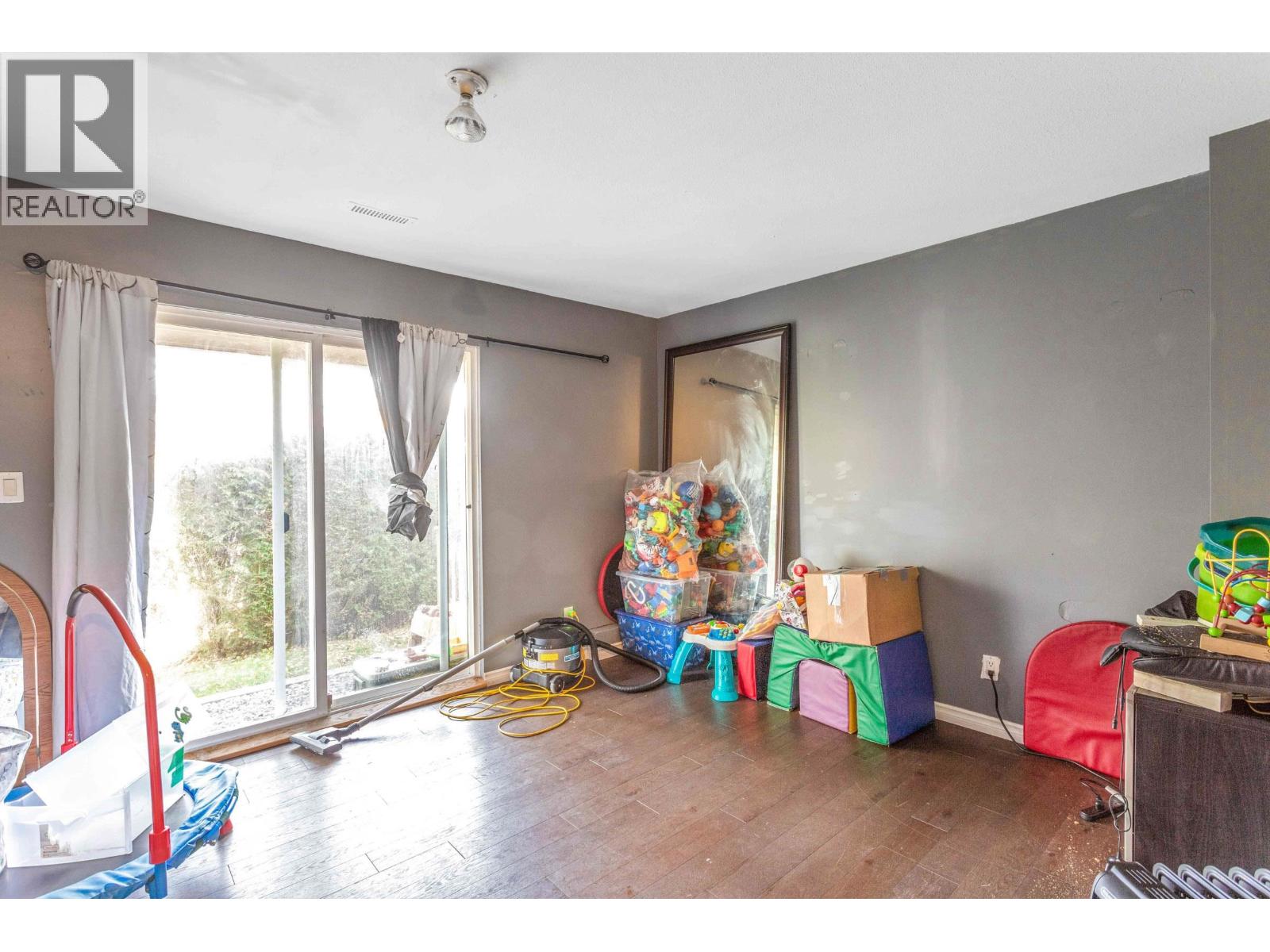 #83-22888 WINDSOR Court, Richmond