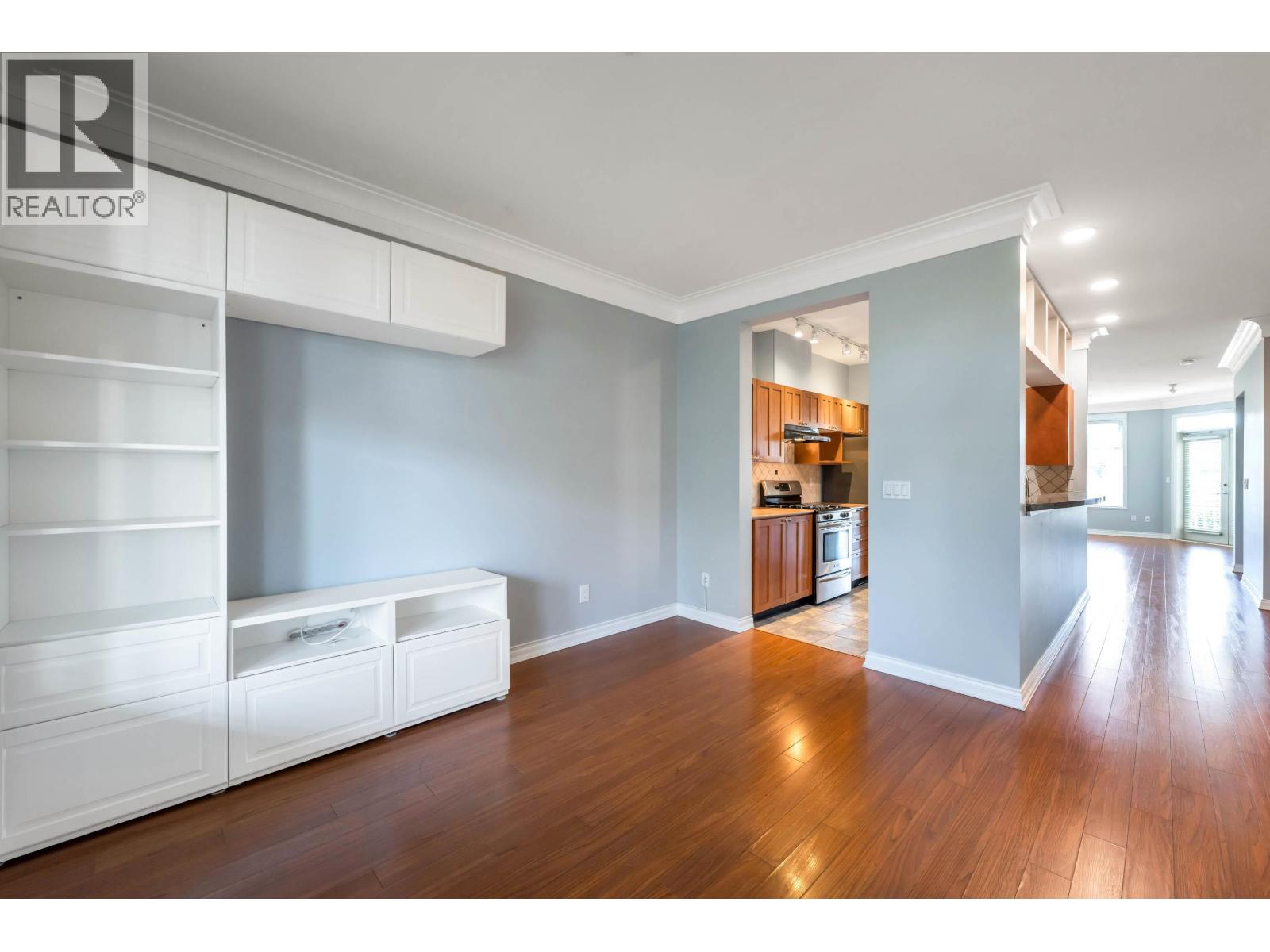 #213-6263 RIVER Road, Delta