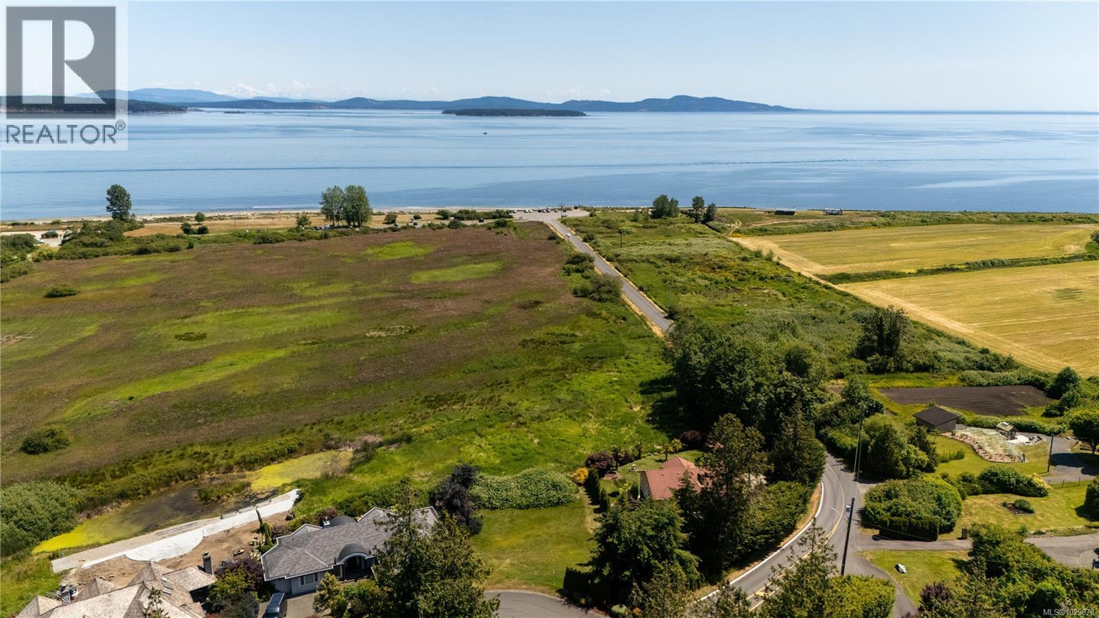  7003 Beach View Court, Central Saanich