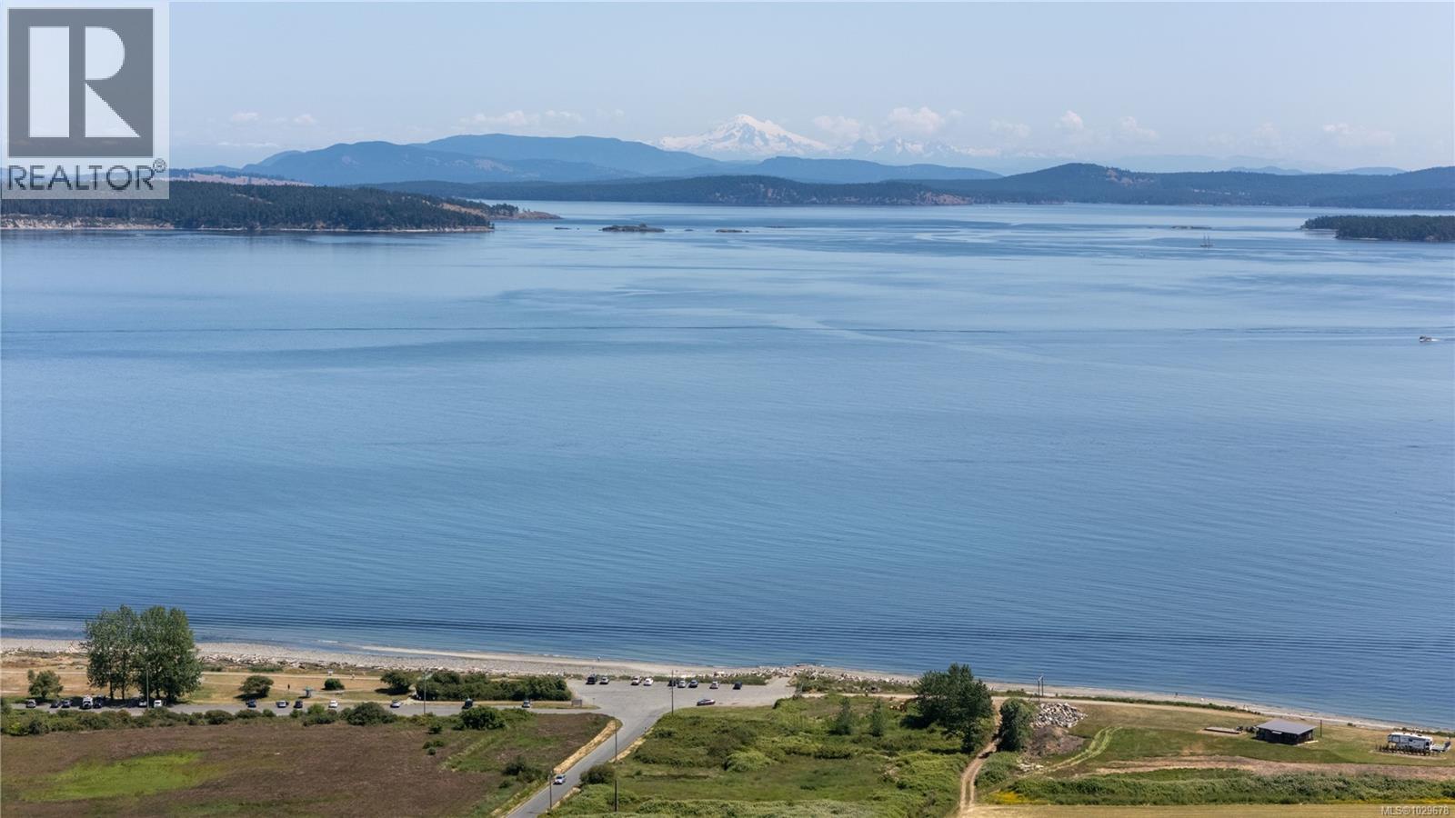  7003 Beach View Court, Central Saanich